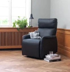 Fotel z podnóżkiem VEJEN czarny